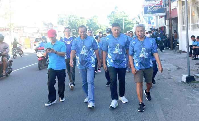 Wali Kota Kediri Berangkatkan Jalan Sehat Dies Natalis UNP Kediri ke-46