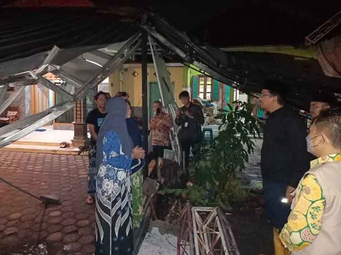 Bupati Sidoarjo Pastikan Korban Rumah Rusak Diterjang Angin Kencang Terima Bantuan