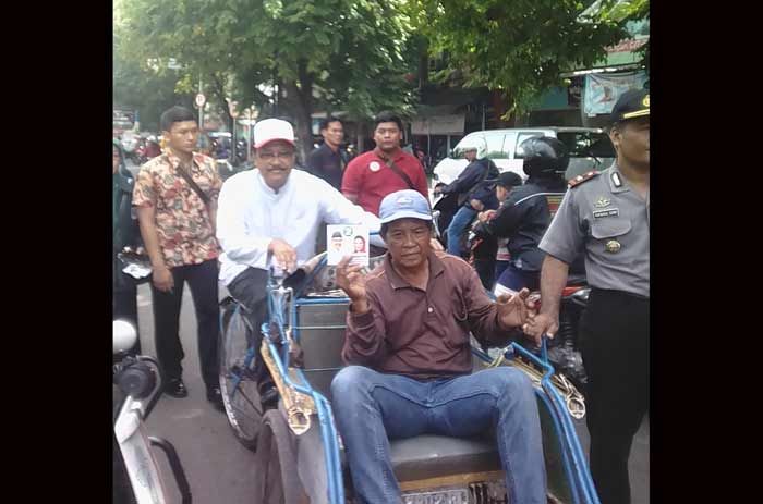 Gus Ipul Sambangi Pasar Larangan Sidoarjo