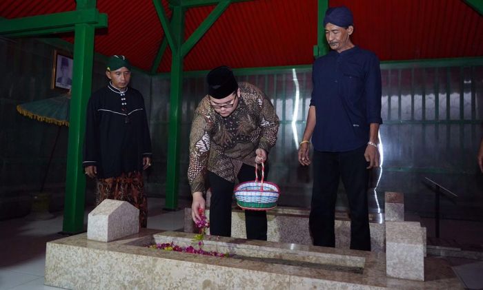 Peringatan Hari Jadi, Bupati Dhito Ziarah Makam Leluhur Kediri