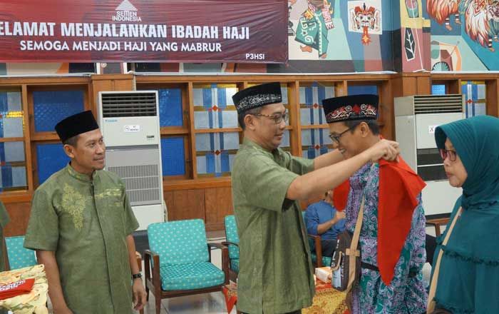 Semen Indonesia Lepas Keberangkatan 150 Calon Jamaah Haji