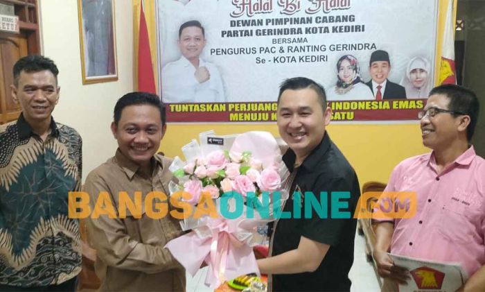 Selain Silaturrahim, Ronny Serahkan Persyaratan Pendaftaran Pencalonan Wali Kota Kediri ke Gerindra