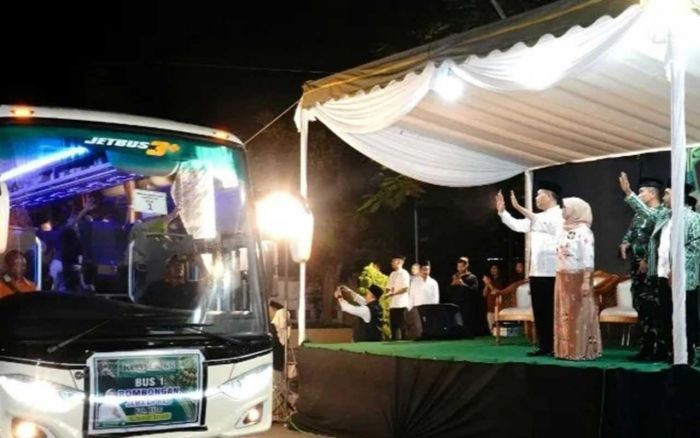 Lepas 933 Jamaah Haji, Bupati Blitar Imbau agar Patuhi Peraturan yang Ditetapkan