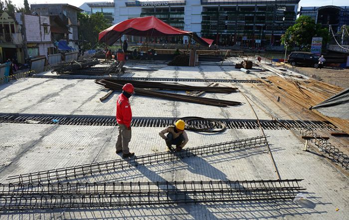 Siap Jadi Ikon Baru, Pembangunan Jembatan Joyoboyo Ditarget Rampung Akhir Tahun ini