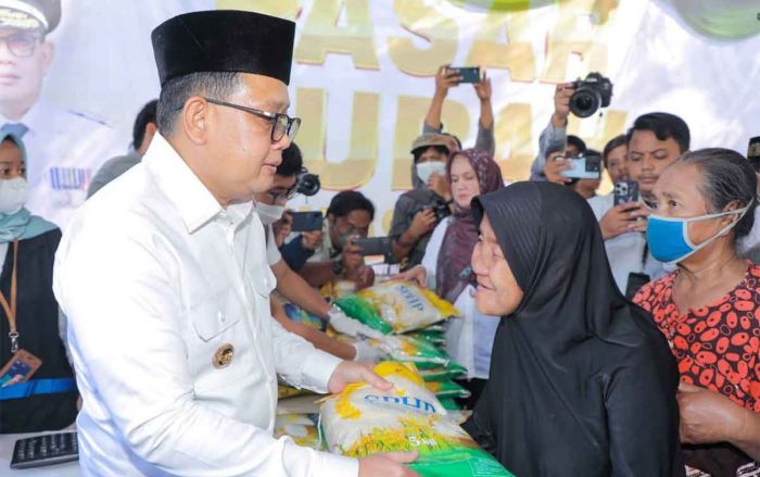 Safari Ramadan 2024, Pj Gubernur Jatim Bagikan Pelbagai Hal ini