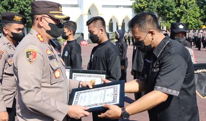 8 Atlet Pencak Silat Berprestasi Terima Penghargaan dari Kapolres Pasuruan