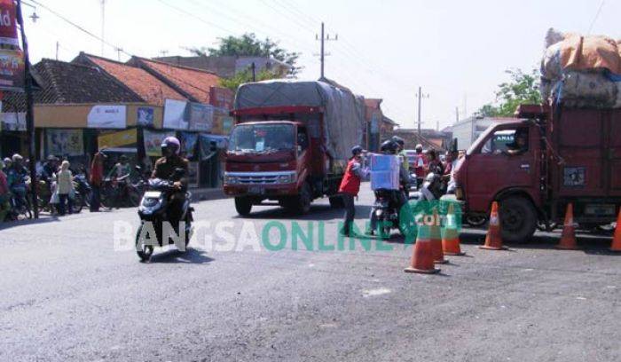 Tahun Baru, Perempatan Duduksampeyan Gresik Rawan Laka