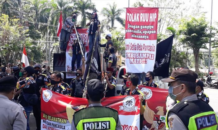 Tolak RUU HIP, LSM GMBI Sidoarjo Datangi Kantor DPRD