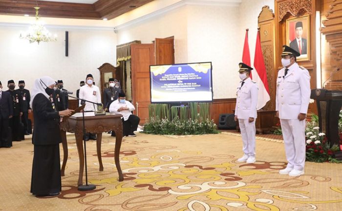 Lantik Bupati dan Wakil Bupati Pacitan, Gubernur Khofifah Tekankan Pentingnya Kualitas SDM