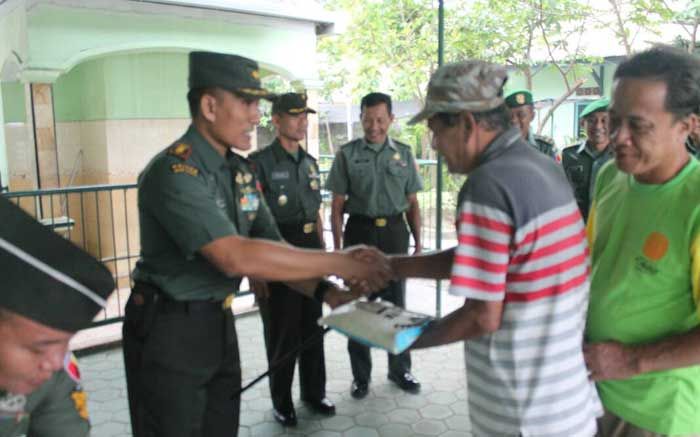 Kodim dan Polres Bojonegoro Bagikan Ratusan Paket Zakat Fitrah