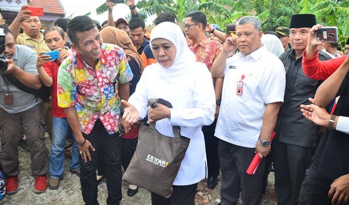 Khofifah Siap Bantu Para Korban Bencana Badai Angin Kencang di Bojonegoro