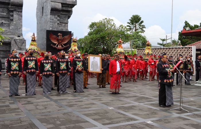 Upacara Budaya dan Kirab Gunungan Lima Warnai Puncak Grebek Pancasila di Kota Blitar