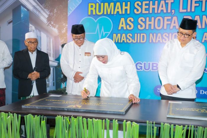 Resmikan Rumah Sehat Masjid Al Akbar, Ini Pesan Khofifah bagi Masyarakat di Refleksi Akhir Tahun