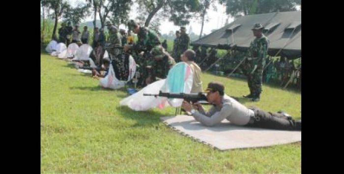 Jalin Silaturrahmi, TNI dan Polisi Gelar Latihan Menembak Bersama