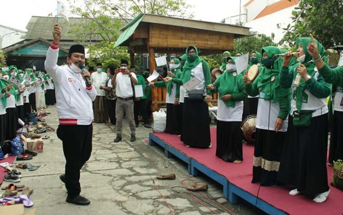 Jelang Debat Publik Terakhir, Qosim Ajak Salawatan Warga Manyar Komplek