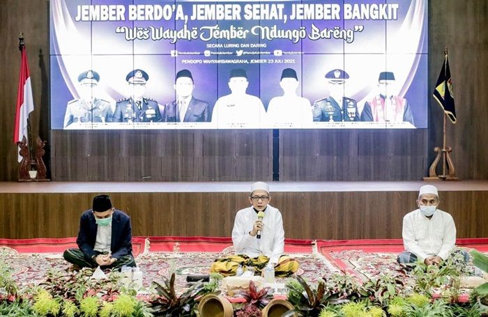 Ikhtiar Illahiyah, Wabup Jember Gus Firjaun Pimpin Doa Bersama Mohon Pandemi Covid-19 Cepat Berakhir