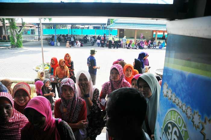 ​Dapat Uang Pesangon, 729 Eks Buruh Pabrik Rokok 369 di Bojonegoro Sumringah