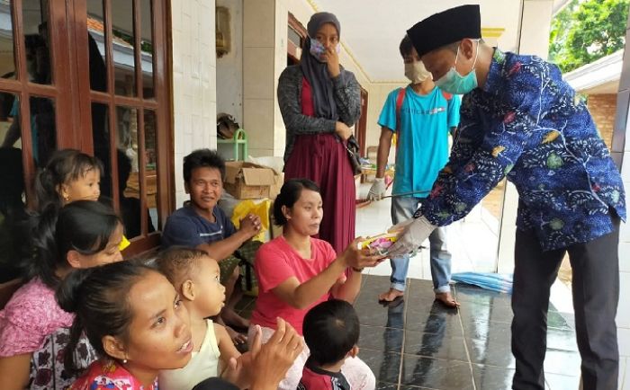 Satgas Desa Karang Pao Arosbaya Edukasi Pencegahan Covid-19 dan Bagikan Masker 