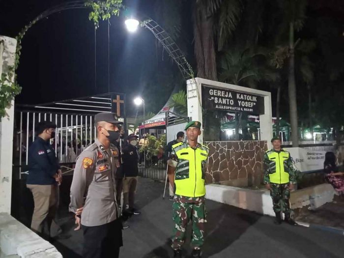 Pastikan Natal Aman, Polres Ngawi bersama Forkopimda Datangi Gereja