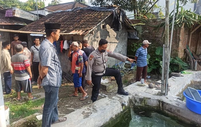 Warga Wlingi Blitar Tersengat Aliran Listrik saat Bersihkan Kolam, Nyawanya Tak Bisa Diselamatkan