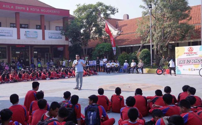 Pj Wali Kota Mojokerto Ajak Pelajar Budayakan Bersepeda