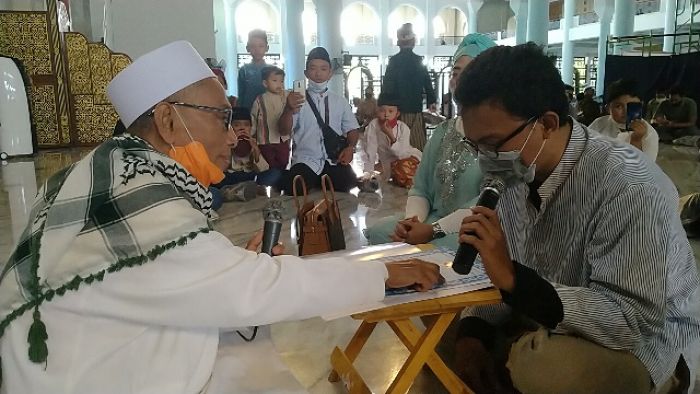 ​Ikrar Syahadat, Milenial ini Ingin Perdalam Islam