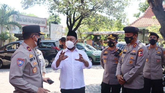 Kunjungi Gresik, Kakor Sabhara Mabes Polri Apresiasi Penerapan PPKM Darurat