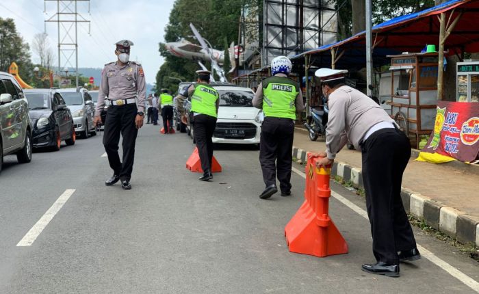 Satlantas dan Dishub Kota Batu Tertibkan Parkir Liar di Area Relokasi Pasar Batu