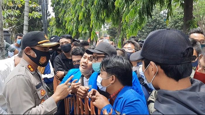 Anarkis, Polisi Amankan 2 Pendemo UU Cipta Kerja dari Luar Kota Kediri