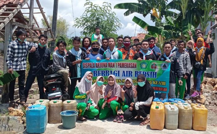 ​Mata Air Masih Kering, Sispala Arjuna Pamekasan Gerojok Air Bersih Wilayah Kekeringan