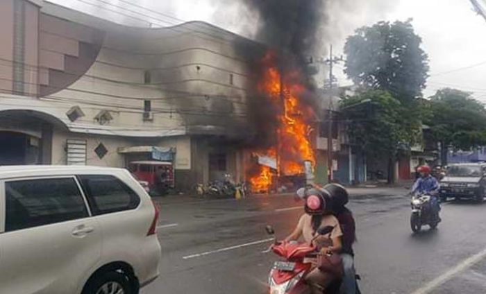 Gara-gara Tumpahan Bensin Eceran, 3 Motor dan Satu Gardu Listrik Terbakar