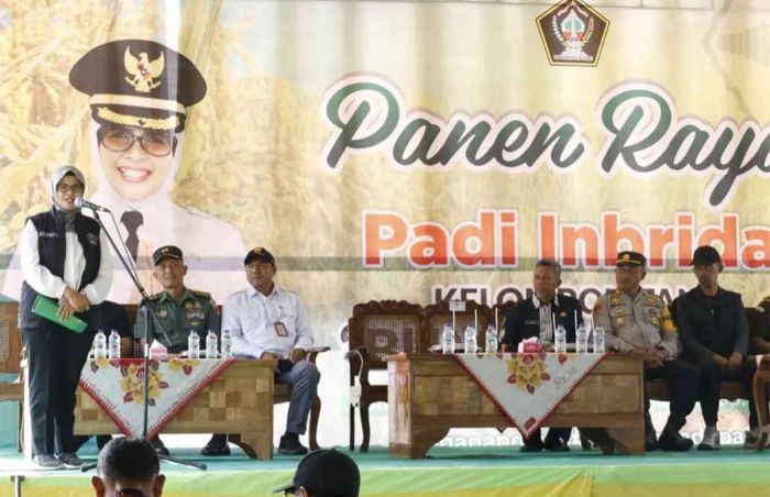 Panen Padi Inbrida, Bupati Blitar Dorong Peran Petani Milenial