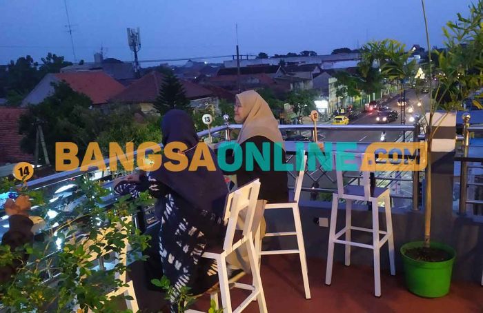 Maungopi Cafe, Sensasi Tongkrongan dengan View Jalan Raya Kota Jombang