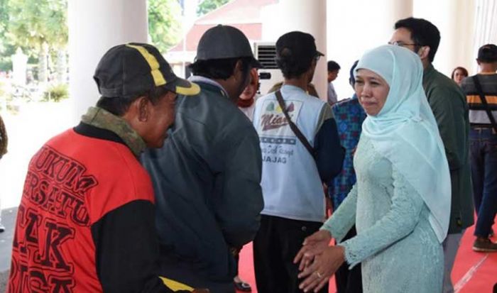 ​Upacara Penurunan Bendera HUT RI, Pemprov Jatim Undang Tukang Becak, Difabel, dan Anak Yatim