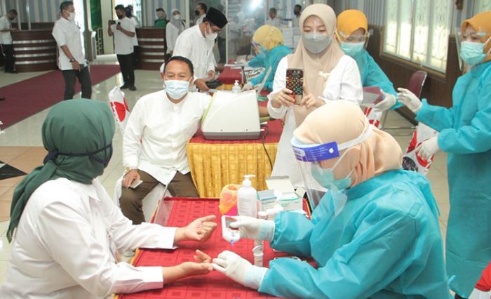 Pascalibur Lebaran, Pejabat Pemkot Probolinggo Jalani Rapid Test Antigen