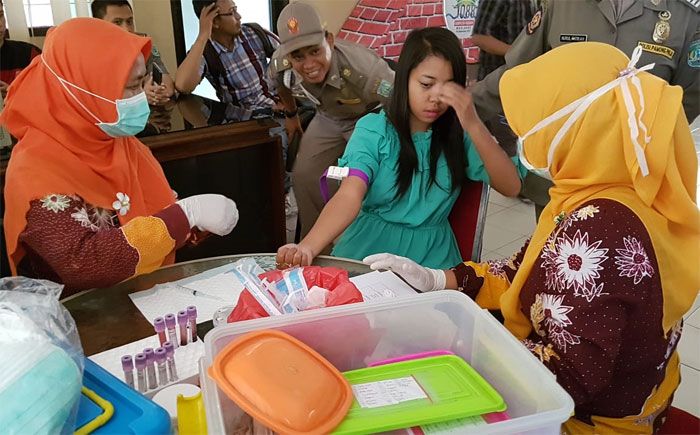 Masih Menjajakan Diri saat Ramadhan, Satpol PP Ciduk 7 PSK dan 1 Mucikari saat Razia di Tretes