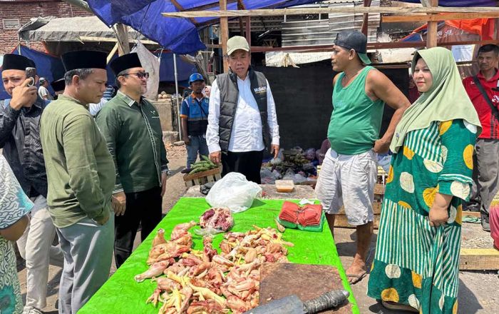 Temui Puluhan Pedagang Korban Kebakaran Pasar, Gus Mujib Tampung Banyak Keluhan