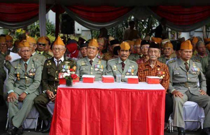 Peringati Hari Pahlawan, Halaman Taman Surya Dipenuhi Para Pejuang 