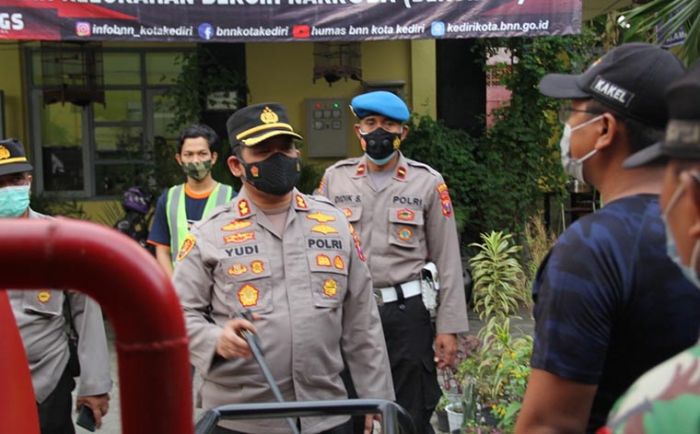 Cek Kesiapan PPKM Darurat, Kapolres Kediri Kota Beri Arahan Lurah Mojoroto