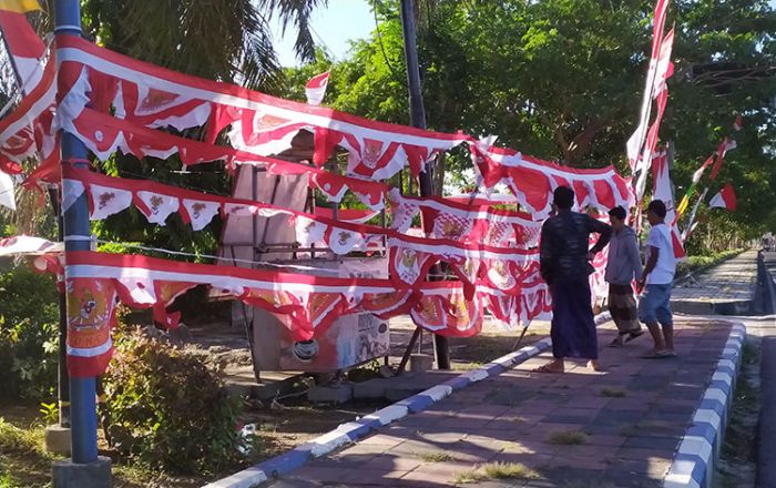 Masih Pandemi, Penjualan Atribut Agustusan di Pamekasan Anjlok