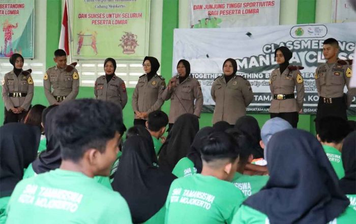 Polisi di Mojokerto Gelar Sosialisasi Bahaya Narkoba dan Kenakan Remaja untuk Pelajar