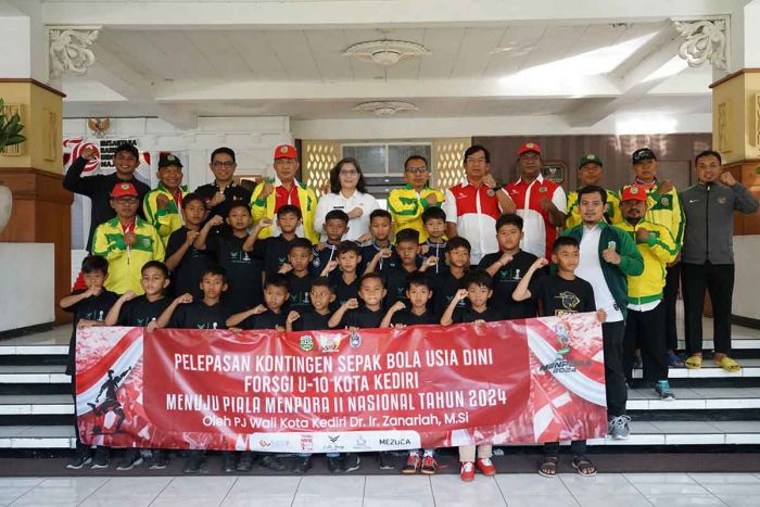 Pj Wali Kota Kediri Lepas Kontingen Forsgi U-10 Ikuti Piala Menpora II Nasional 2024