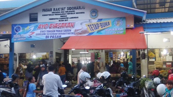 Tak Terpengaruh Corona, Pengunjung Pasar Rakyat Sidoharjo Lamongan Tetap Ramai