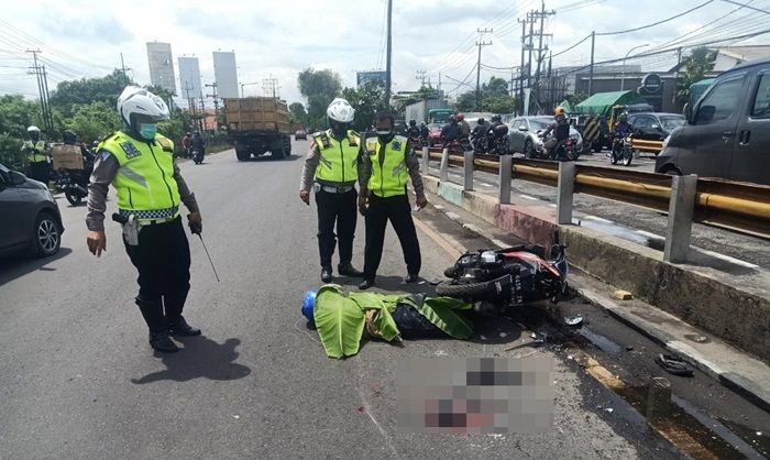 Serempetan, Pemotor Asal Surabaya Tewas Terlindas Truk Trailer di Sidoarjo