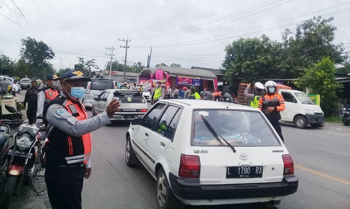 ​Hari Terakhir Penyekatan di Simpang Empat Bypass Krian, Arus Masuk dan Keluar Diperiksa Semua