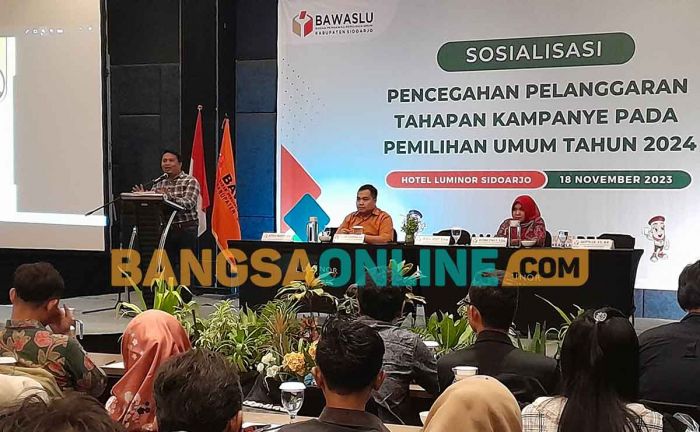 Bawaslu Sidoarjo Kaji Aturan Sikapi Pemasangan APK di Angkutan Umum