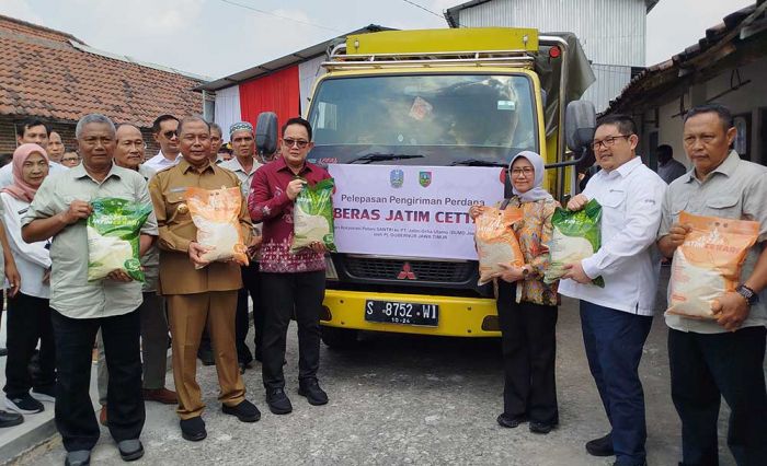 Pj Gubernur Jatim Launching Beras 