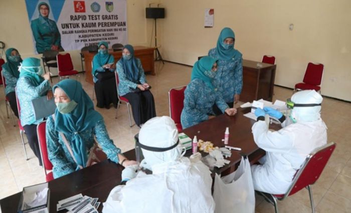 Peringati Hari Ibu, Tim Penggerak PKK Kabupaten Kediri Gelar Rapid Test Gratis