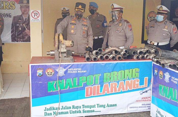 Jelang Nataru, Polres Ngawi Musnahkan Ratusan Knalpot Brong Hasil Penindakan