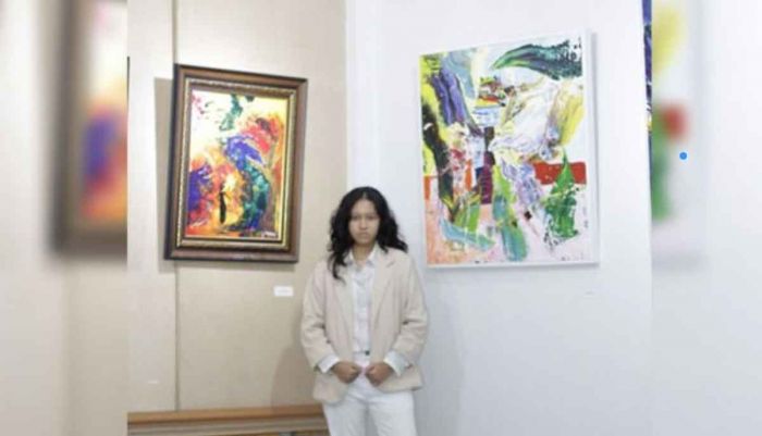 Lukisan Nadira Zahra Ikuti Pameran Bergengsi di Surabaya